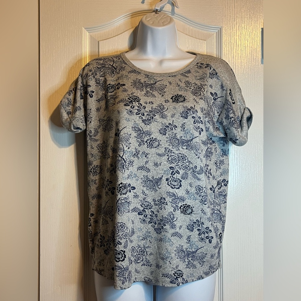 Lucky Brand Women's Blue Floral Cap‎ Sleeve Top - Size Small 🌸💙